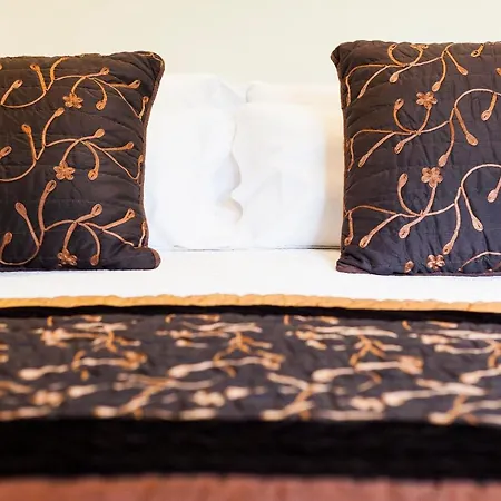 Hotel Arce *
